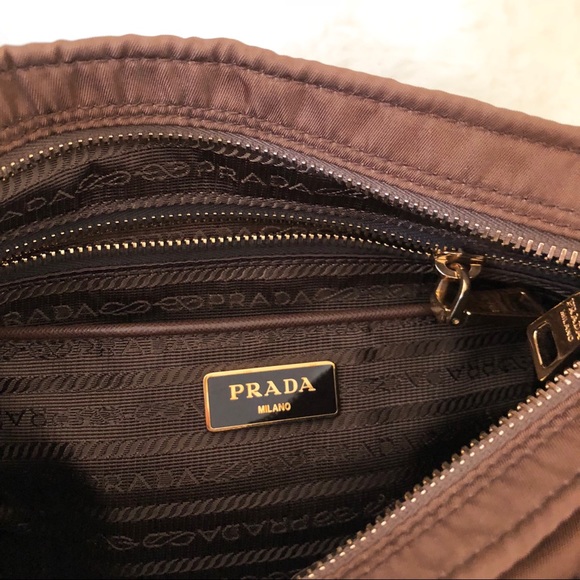 ❌SOLD❌ 🖤 PRADA Nylon Crossbody w/ Gold Hardware - Picture 6 of 7